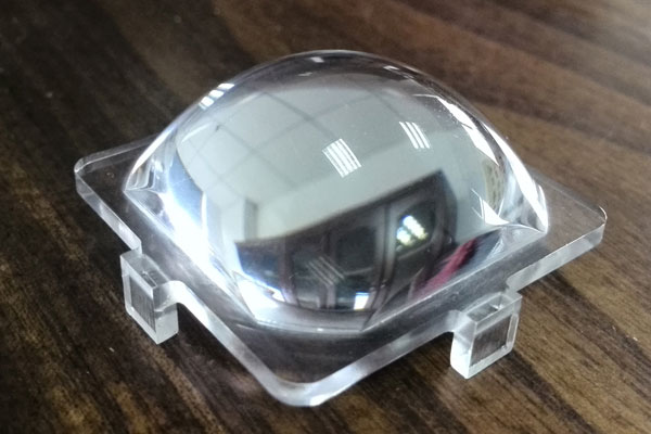 汽車(chē)車(chē)燈TV透鏡注塑水口切割設備—水口激光切割機