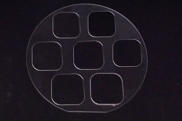 玻璃激光切割機（價(jià)格）多少錢(qián)一臺？